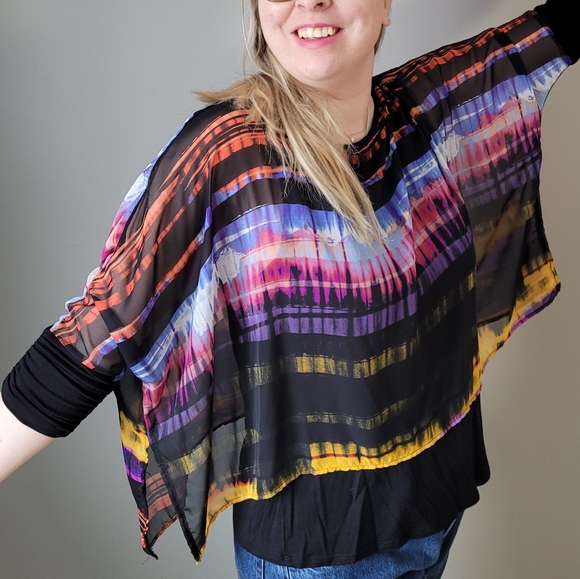 Chiffon print artistic overlay top - Picture 3 of 6